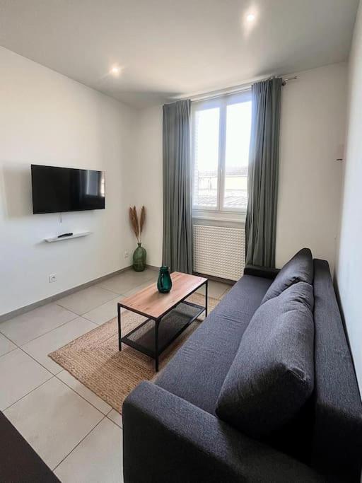 Le Pressense 2 Apartment Venissieux Luaran gambar
