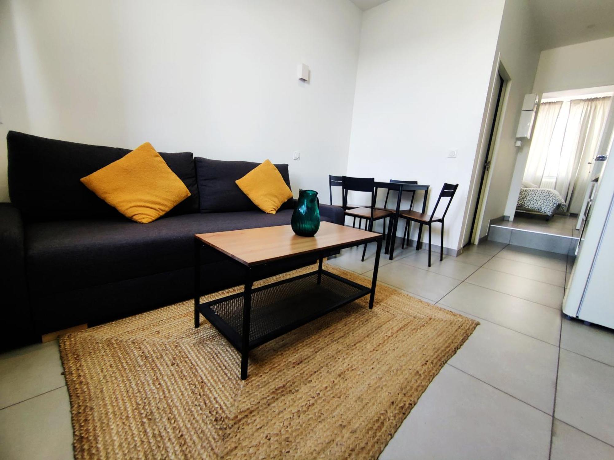 Le Pressense 2 Apartment Venissieux Luaran gambar