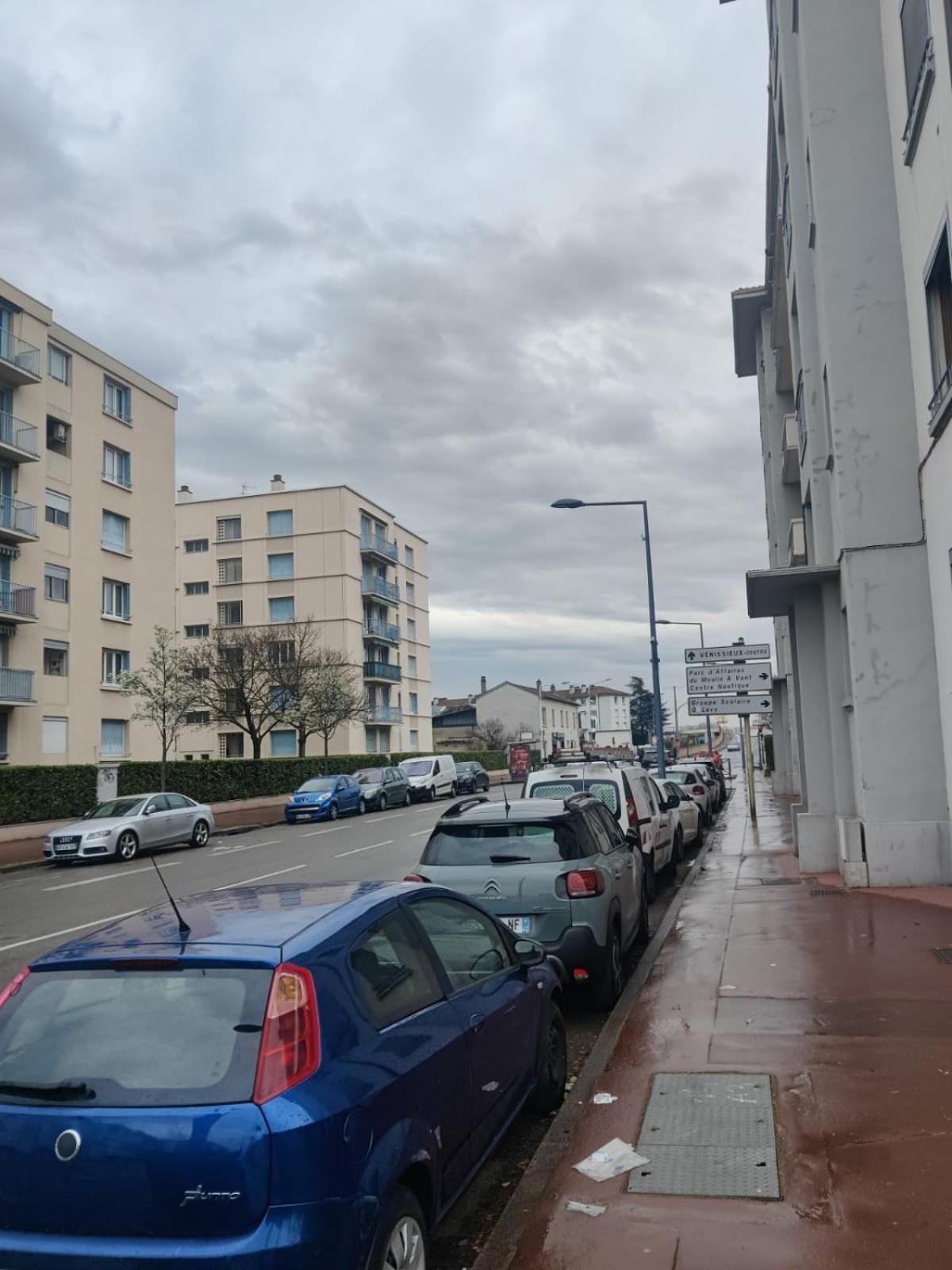 Le Pressense 2 Apartment Venissieux Luaran gambar